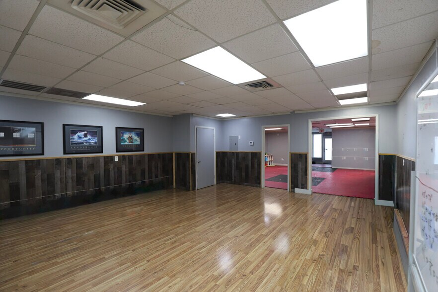 More Photos Of 500 NW 60th St, Gainesville Storefront Retail Office For Lease