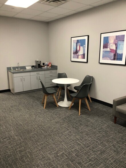 More Photos Of 6640 Shady Oak Rd, Eden Prairie Office For Lease