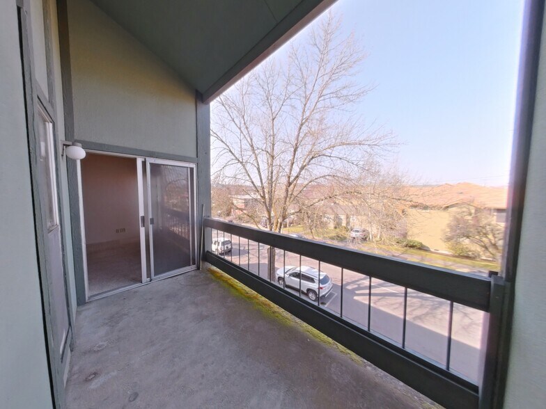 More Photos Of 1711 Patterson St, Eugene Apartments For Sale