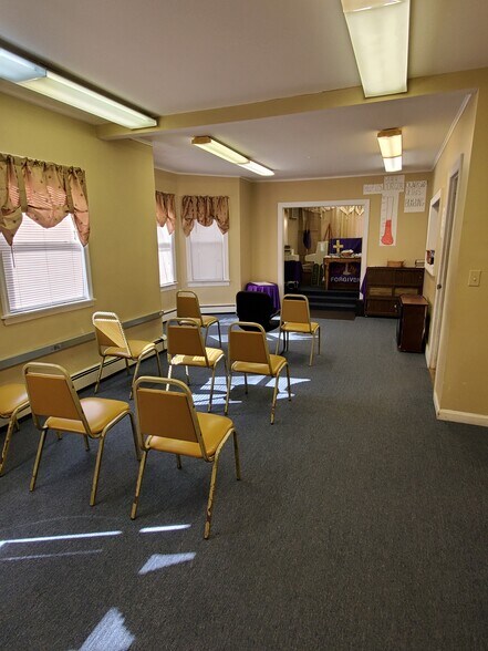 More Photos Of 165 N Ocean Ave, Patchogue Medical For Sale