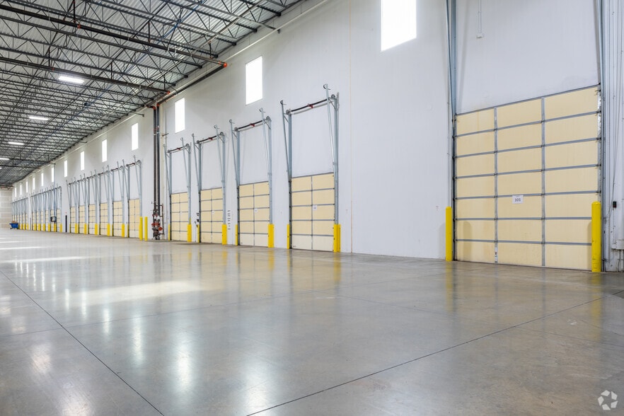 More Photos Of 5400 N Hanley Rd, Saint Louis Warehouse For Lease