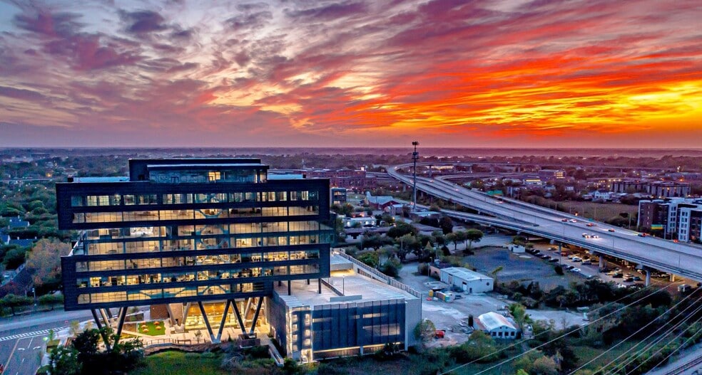 More Photos Of 850 Morrison Dr, Charleston Office For Lease