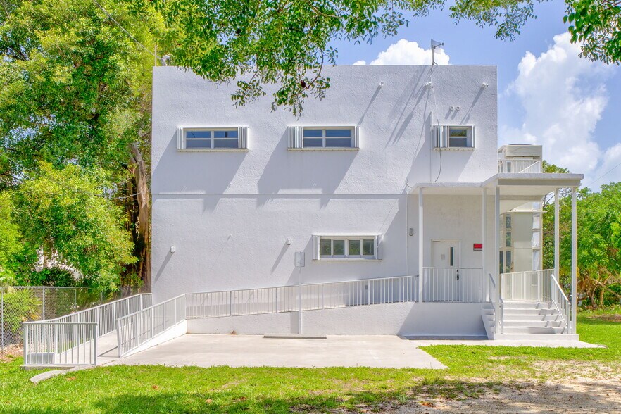 More Photos Of 14 125th Street Gulf, Marathon Office Residential For Sale