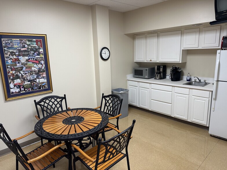 More Photos Of 3737 Round Bottom Rd, Cincinnati Warehouse For Lease