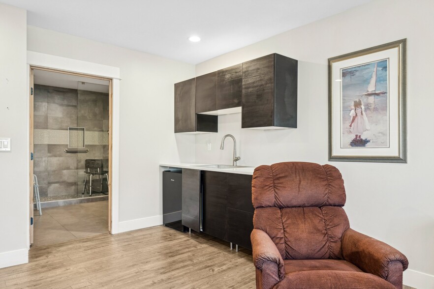 More Photos Of 5926 E Wilshire Dr, Scottsdale Assisted Living For Sale