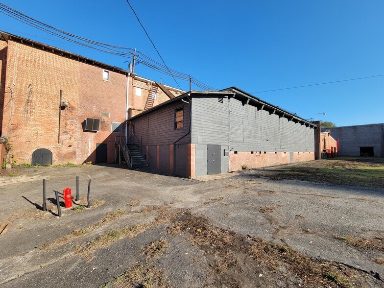 More Photos Of 501 N Mountain St, Cherryville Industrial For Sale