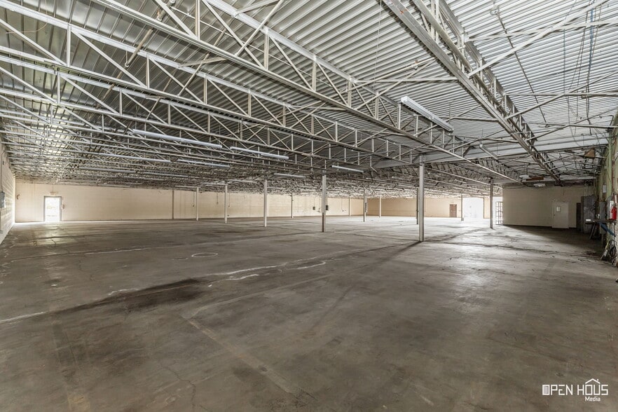 More Photos Of 2200 5th St, Wichita Falls Warehouse For Sale