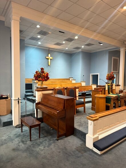 More Photos Of 177 Chestnut St, Trion Religious Facility For Sale
