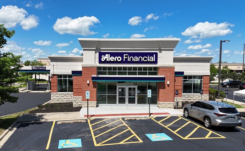 Primary Photo Of 3250 Kirchoff Rd, Rolling Meadows Bank For Sale