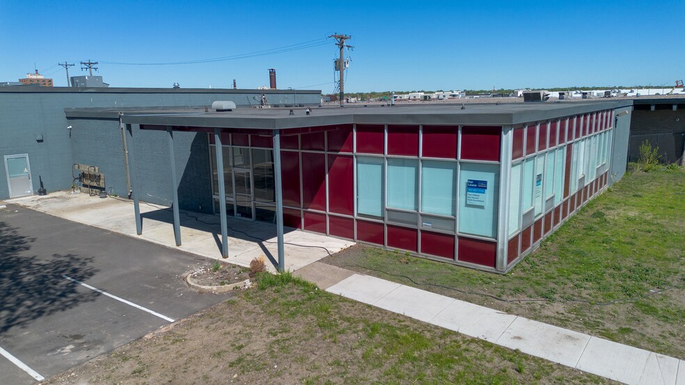 More Photos Of 401 Royalston Ave, Minneapolis Manufacturing For Lease