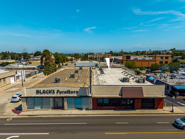 More Photos Of 321 W Chapman Ave, Orange Office For Lease