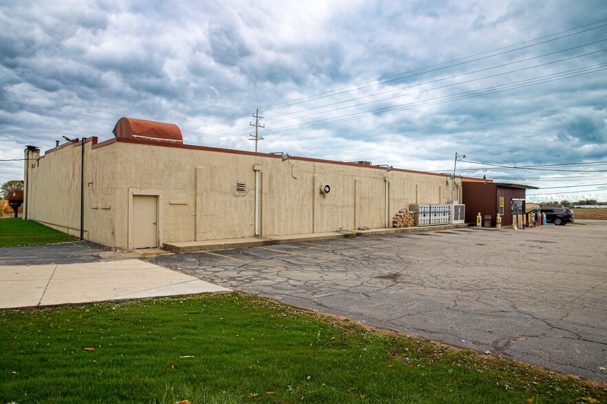 More Photos Of 9875 S Dixie Hwy, Erie Supermarket For Sale