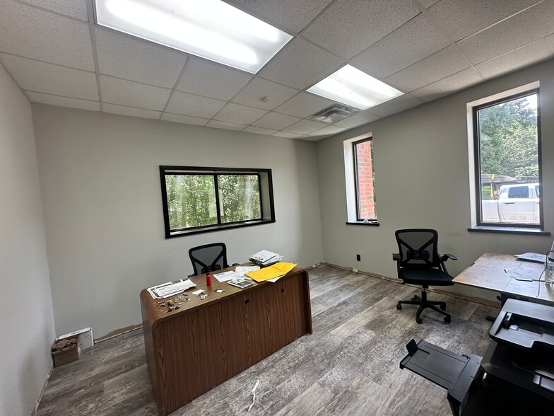 More Photos Of 4485 N Industrial Dr, Cumming Warehouse For Lease