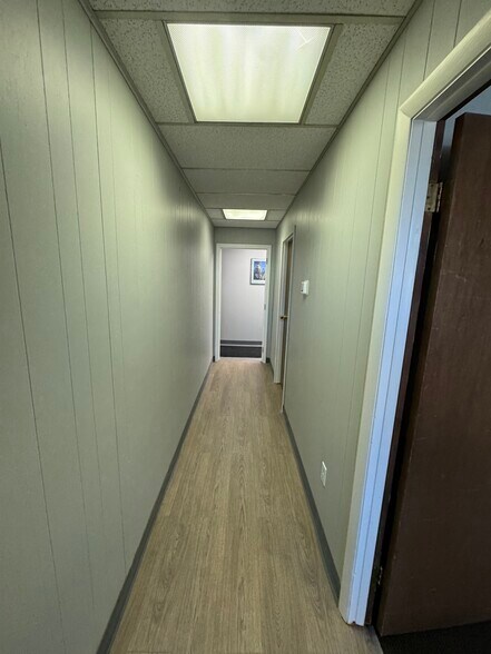 More Photos Of 77 Meadow St, Holyoke Coworking Space