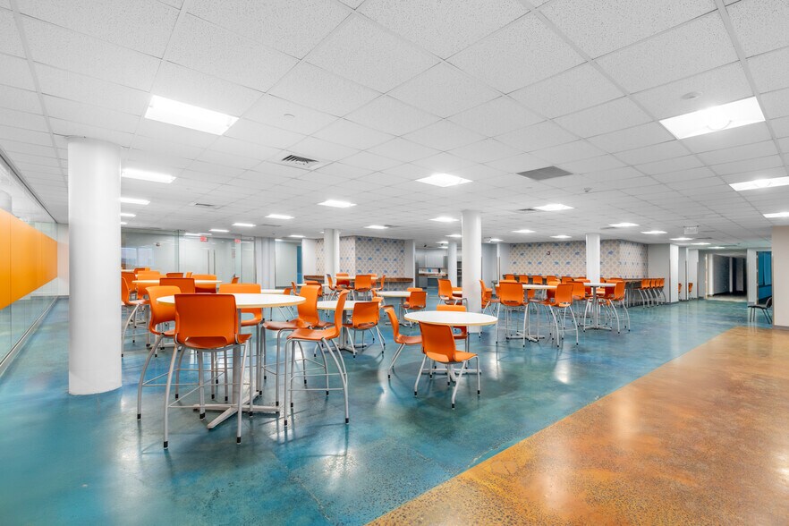 More Photos Of 32 Valley St, Bristol Office For Lease