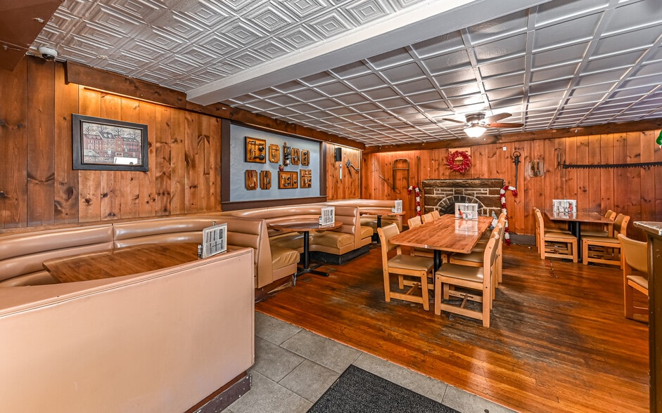 More Photos Of 125 Main St, Hickory Restaurant For Sale