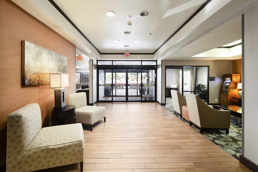 More Photos Of 7852 W Parkway Blvd, Tulsa Hotel For Sale