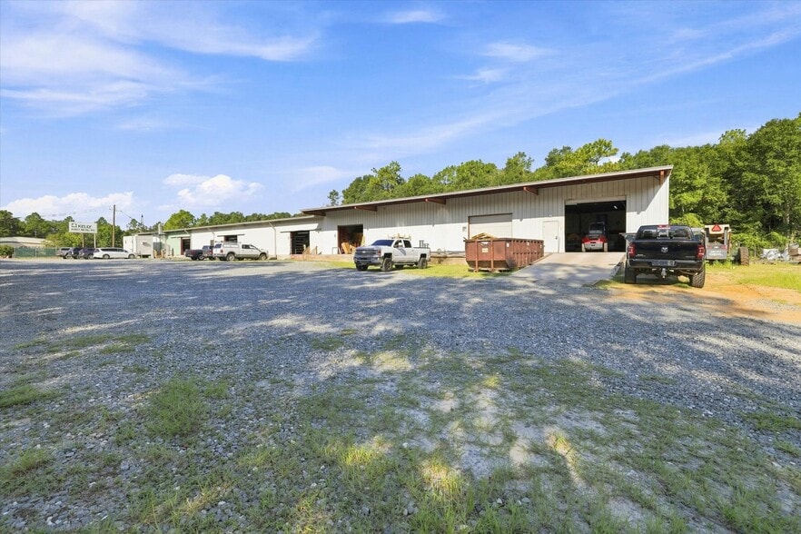 More Photos Of 4711 Capital Cir SW, Tallahassee Warehouse For Sale