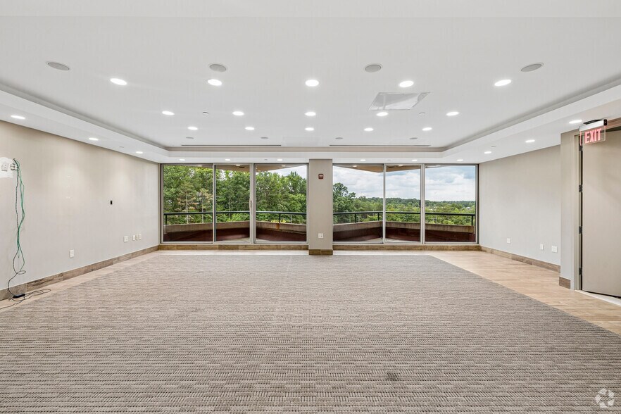 More Photos Of 7701 Greenbelt Rd, Greenbelt Office For Sale