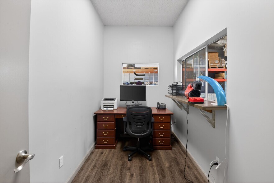 More Photos Of 18314 Sherman Way, Reseda Storefront For Lease