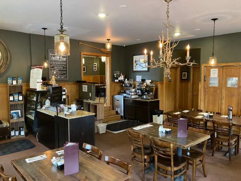 More Photos Of 812 7th Ave, Two Harbors Restaurant For Lease