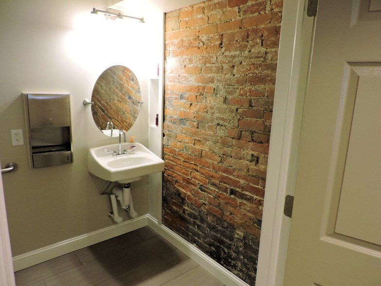 More Photos Of 207 Leedom St, Jenkintown Office Residential For Lease