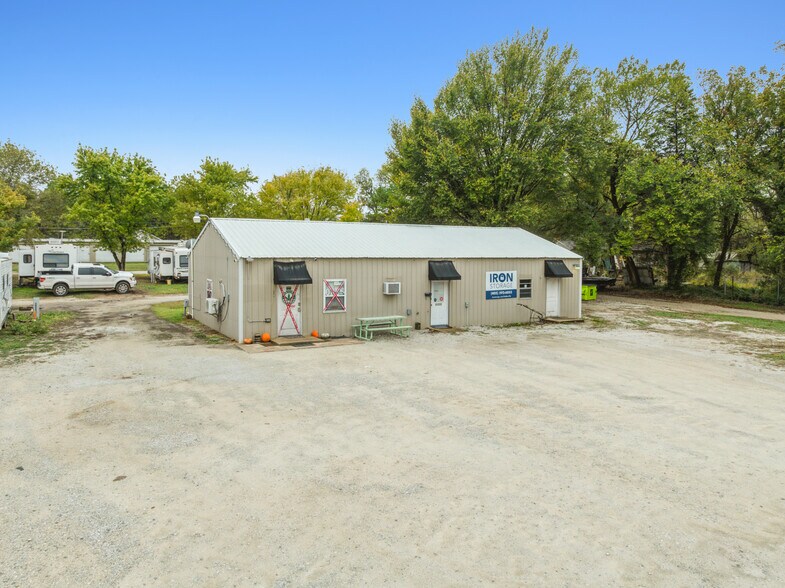 More Photos Of , Holdenville Specialty For Sale