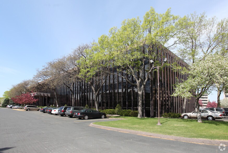 More Photos Of 7400 Metro Blvd, Edina Office For Lease