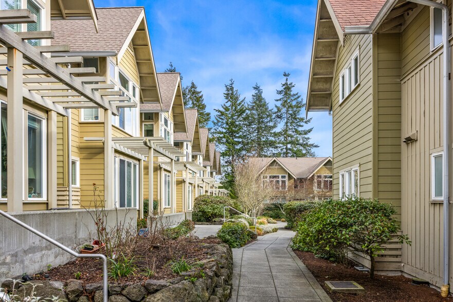 More Photos Of 325 Tormey Ln NE, Bainbridge Island Apartments For Sale