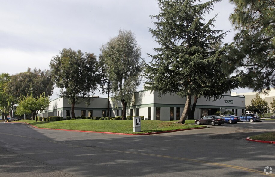 More Photos Of 1320 Kifer Rd, Sunnyvale Warehouse For Lease
