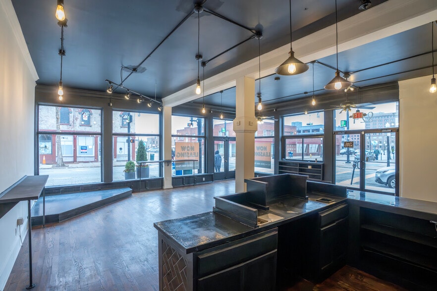 More Photos Of 824 Elm St, Cincinnati Storefront Retail Residential For Lease