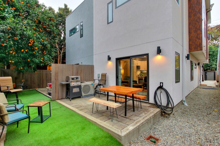 More Photos Of 1409-1411 Victorian Aly, Sacramento Apartments For Sale