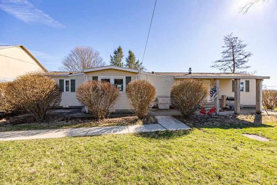 More Photos Of 8724 US Highway 68 N, West Liberty General Retail For Sale