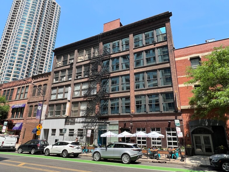 Primary Photo Of 108-110 W Kinzie St, Chicago Office Residential For Sale