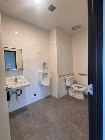 More Photos Of 1215 E Van Buren St, Phoenix Restaurant For Sale