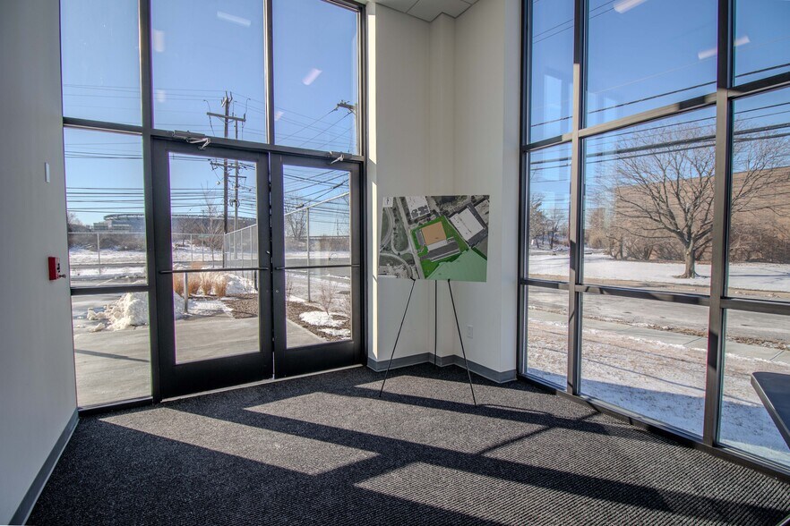 More Photos Of 245 Paterson Plank Rd, Carlstadt Distribution For Lease