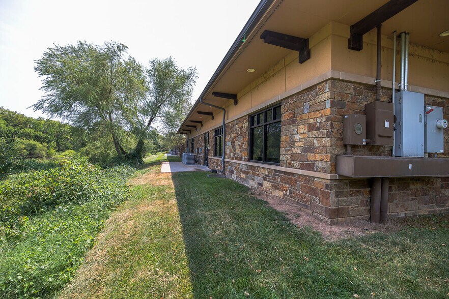 More Photos Of 13203 W 21st Ct N, Wichita Office For Sale