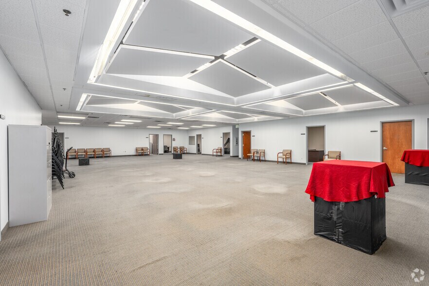 More Photos Of 10755 York Rd, Cockeysville Office For Sale