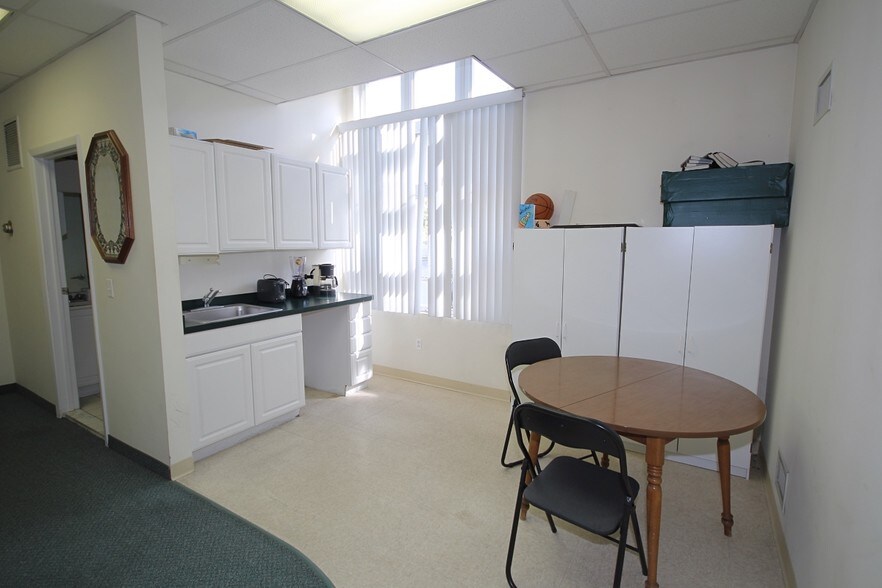 More Photos Of 15 1st St, Staten Island Office For Sale