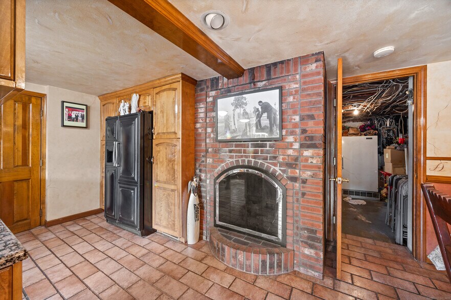 More Photos Of 2035 Scott Rd, Cheshire Specialty For Sale