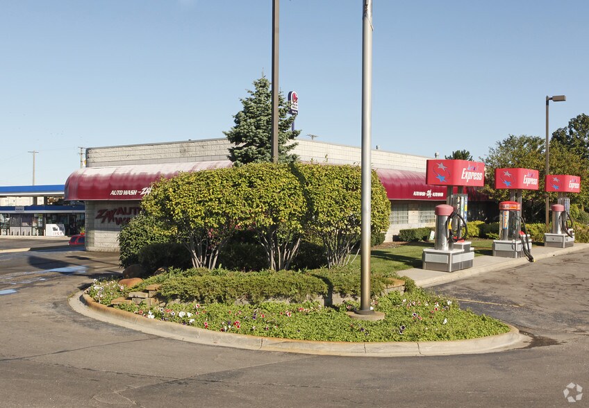 More Photos Of 49160 Grand River Ave, Wixom Carwash For Sale