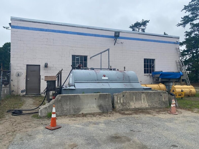 More Photos Of 1 Howe Dr, Amherst Warehouse For Sale