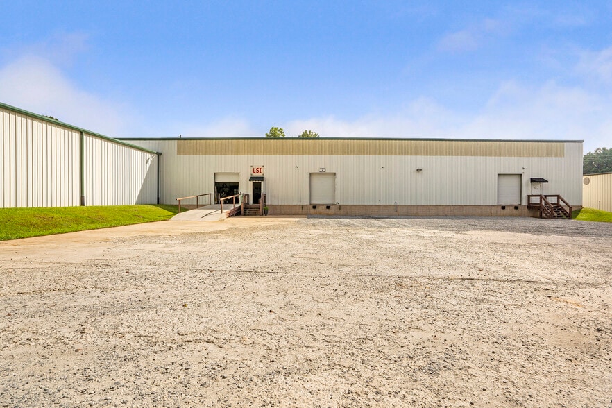 More Photos Of 3795 Evans Rd, Cumming Warehouse For Lease