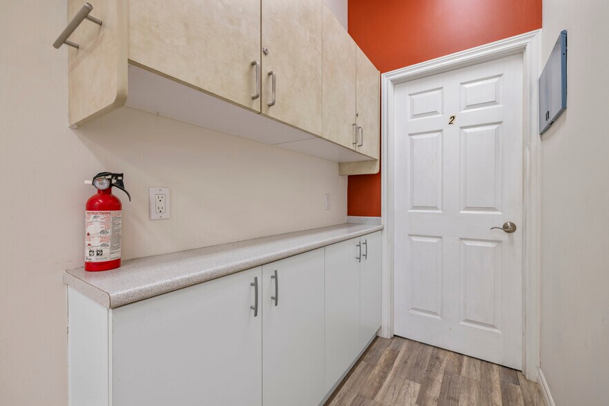 More Photos Of 47 Northumberland St, North Dumfries General Retail For Lease