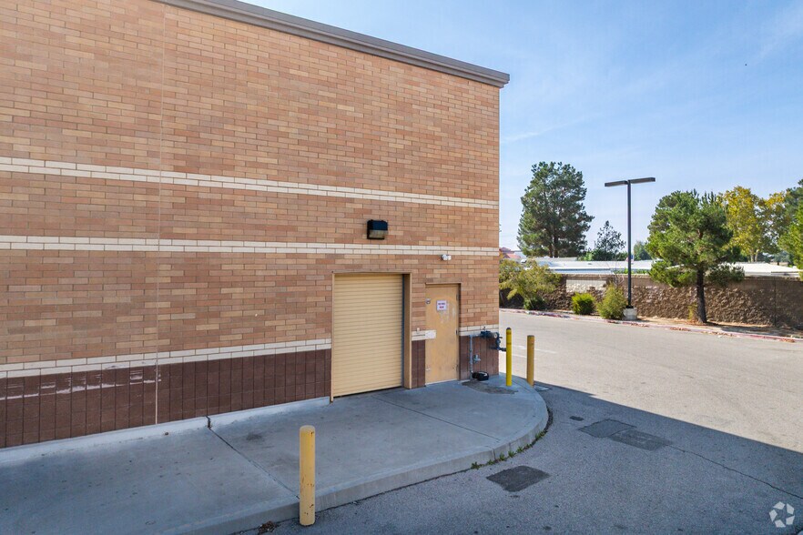 More Photos Of 1180 N State St, San Jacinto Drugstore For Lease