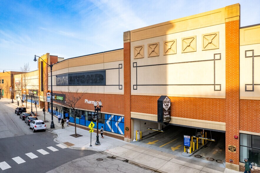 More Photos Of 2830-2868 N Broadway St, Chicago Unknown For Lease