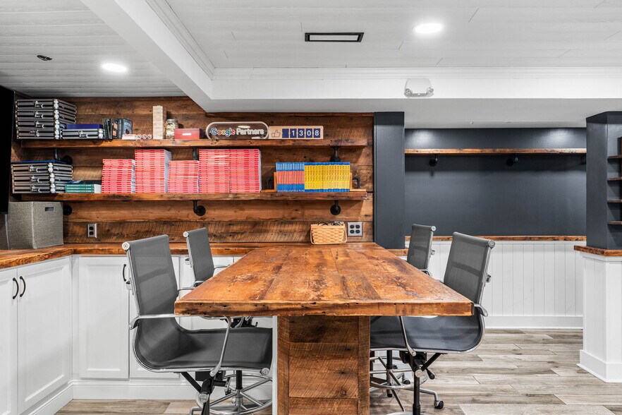 More Photos Of 19-23 Pleasant St, Newburyport Office For Sale