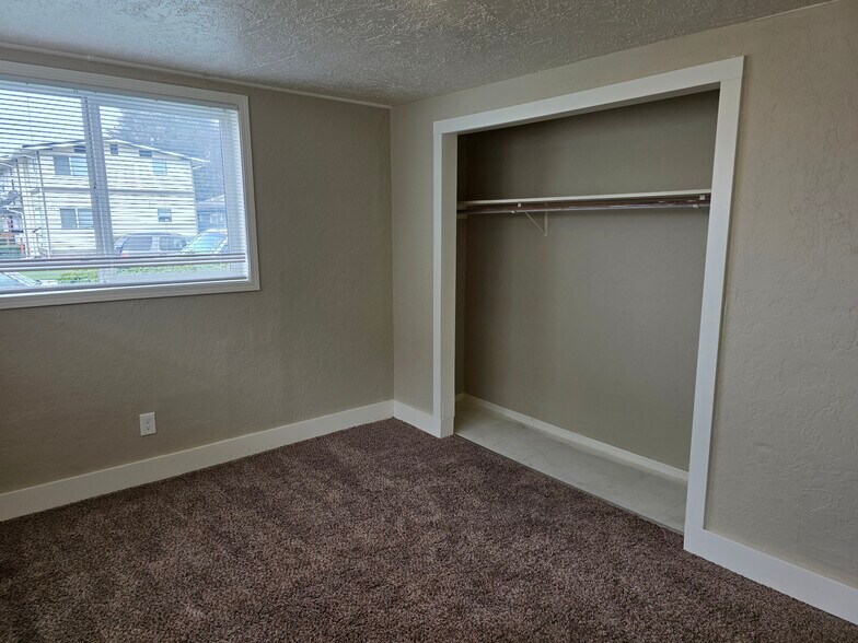 More Photos Of 255 Beech St, Longview Apartments For Sale