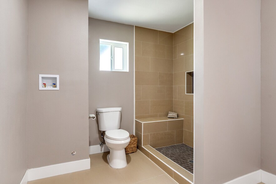 More Photos Of 19620 Temescal Canyon Rd, Corona Specialty For Sale