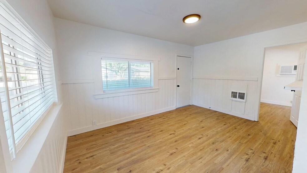 More Photos Of 2715 Twin View Blvd, Shasta Lake Multifamily For Sale